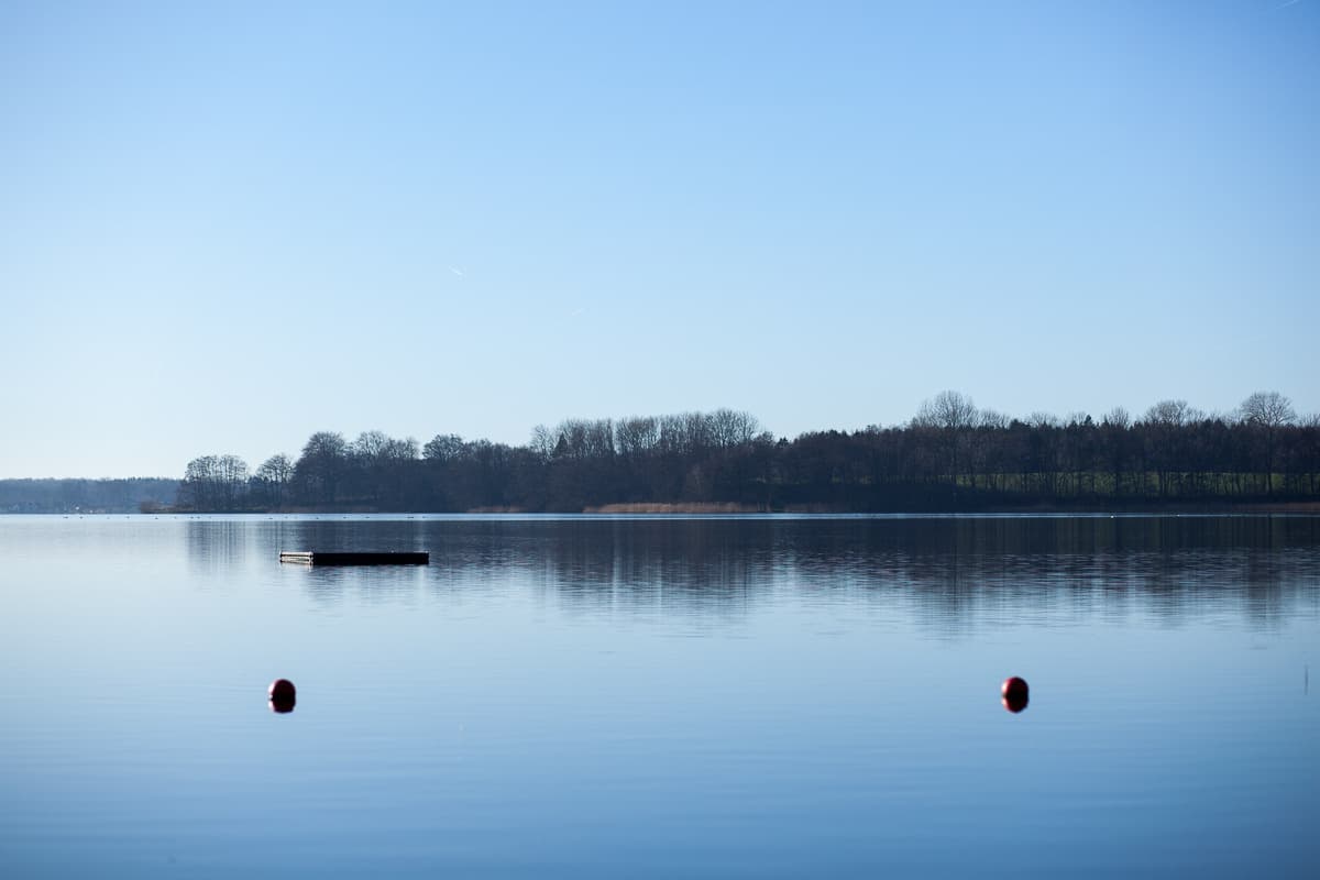Allemagne : un homme de 19 ans se noie dans le Bistensee après une chute de paddleboard